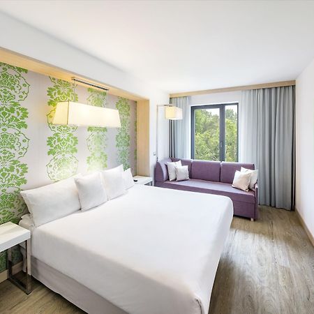 Occidental Praha Five Hotel Exterior photo